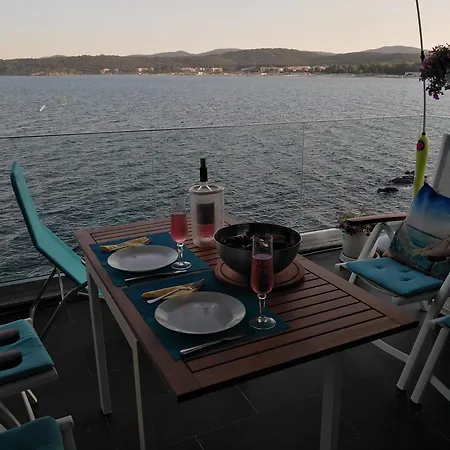 Sea Dream Above The Sea Апартамент